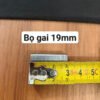 Bọ sắt gai 19mm đo bằng thước dây để chọn đúng khổ đai thép
