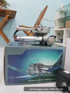 Máy đóng đai khí nén cho dây PP PET đặt trên hộp máy - Đỉnh Phong 68