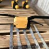 Máy đóng đai thép A333 thao tác tay, khóa mối đai không cần bọ sắt, đặt trên pallet gỗ